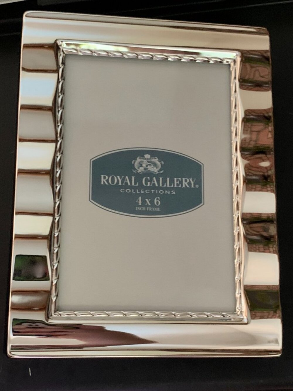 Set of 2 Vintage Royal Gallery 4x6 Photo Albums - Silver Wave Pattern Front